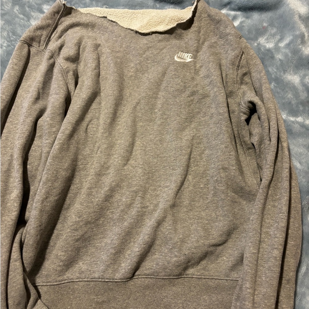 Nike woman’s Heather Gray Crewneck Sweater